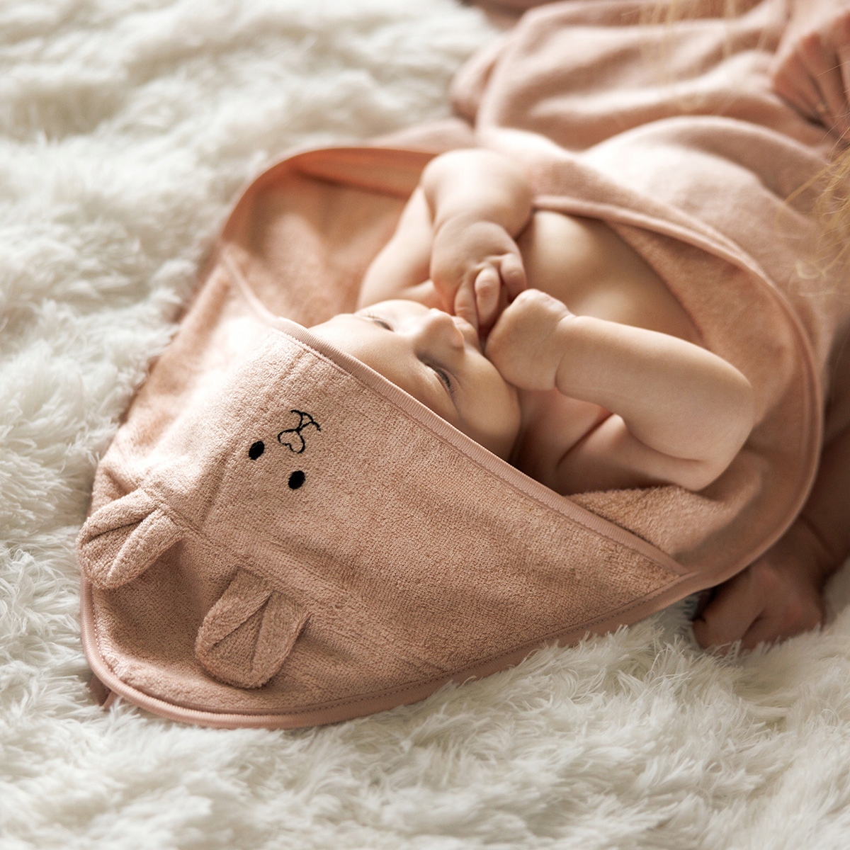 Wysoka chłonność i praktyczne rozwiązania – kapturek i zawieszka