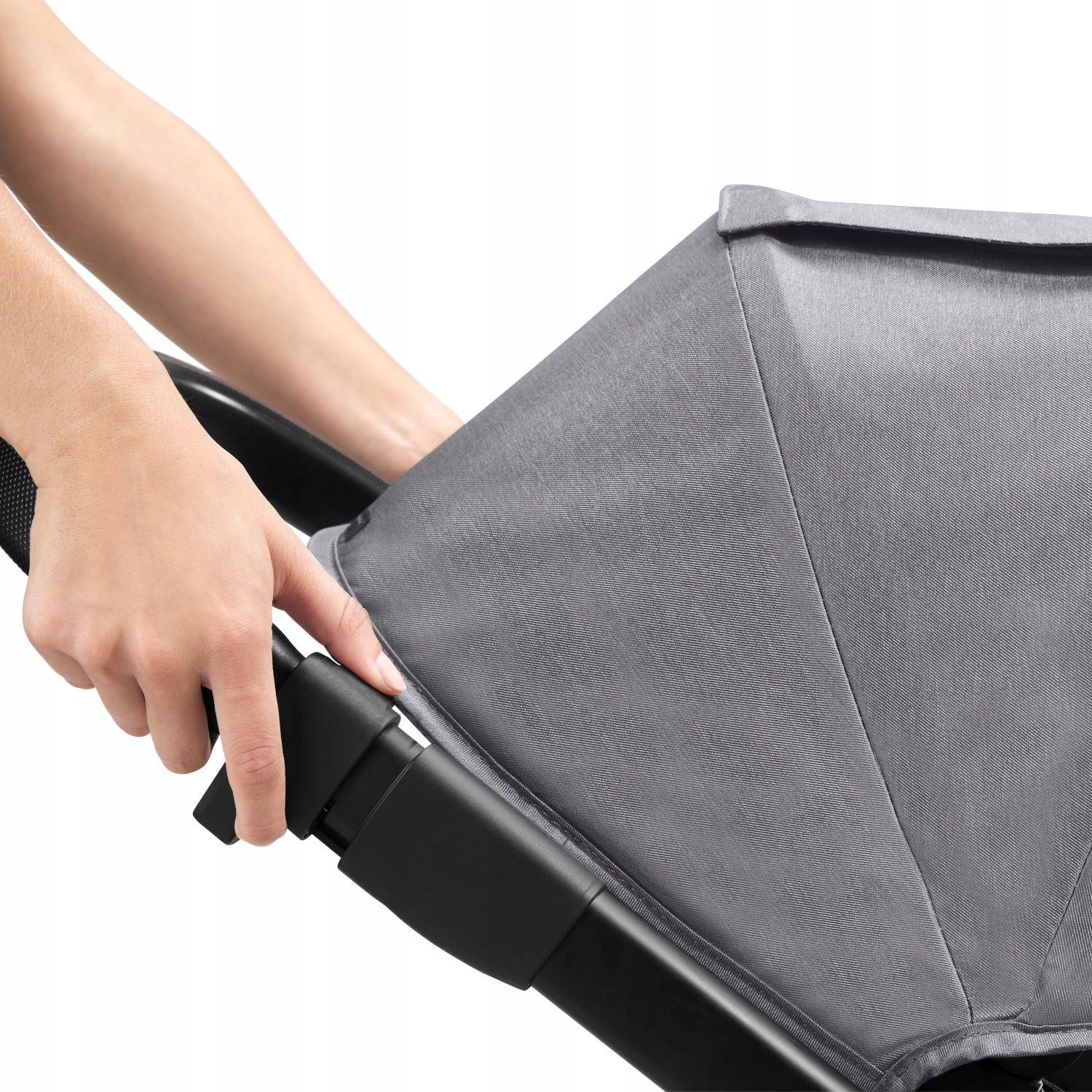 Komfort i bezpieczeństwo – 5-punktowe pasy oraz obszerna budka UV50