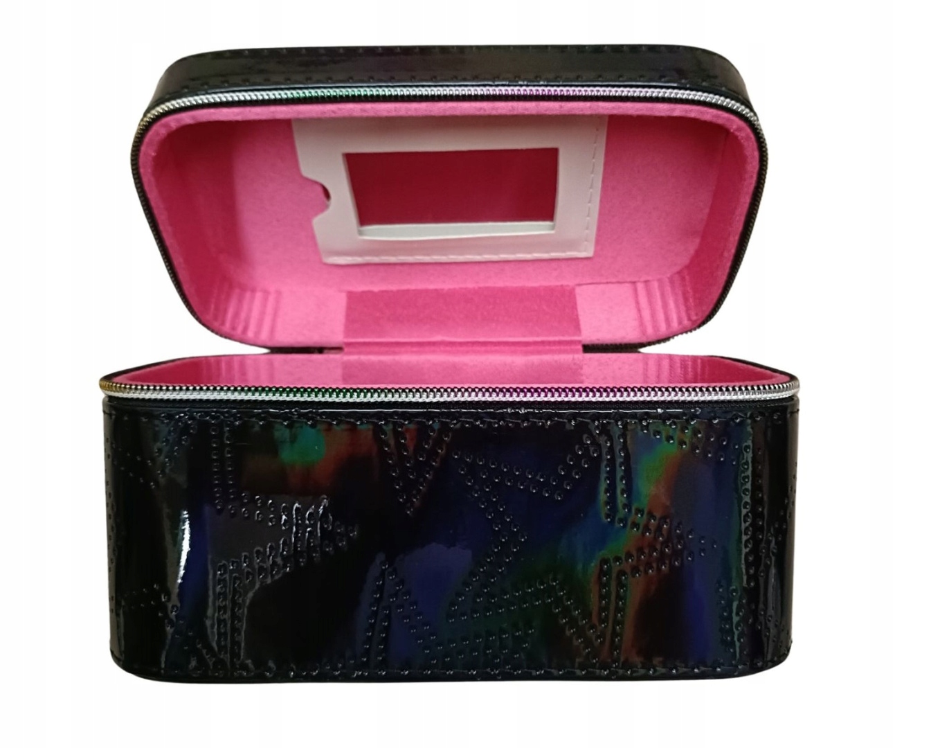 Wygodny i praktyczny kuferek z lusterkiem