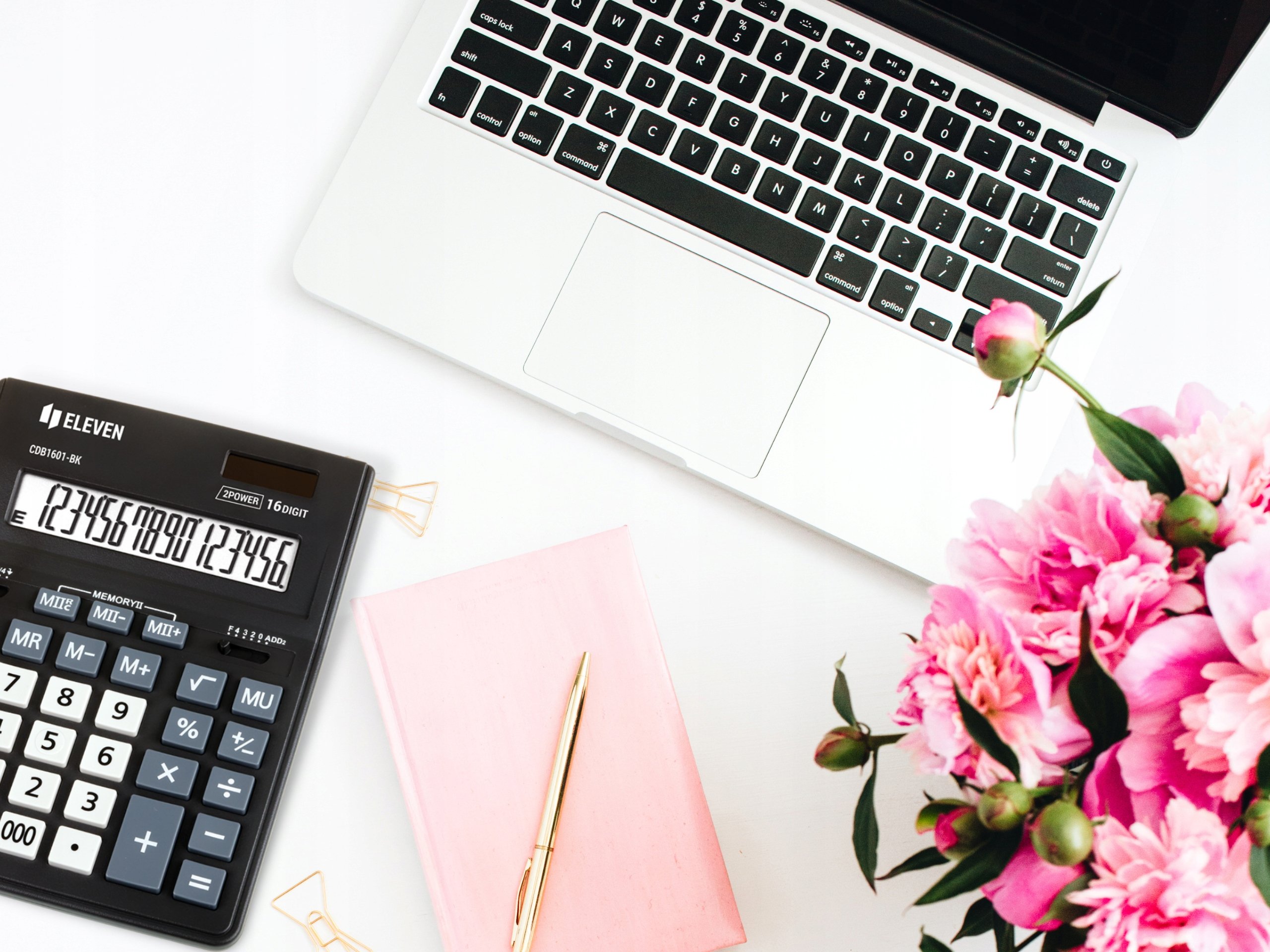 Kompaktowy design idealny do biura i w podróży