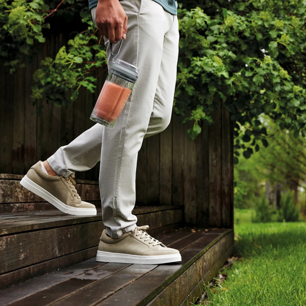 Kubek Twist & Go – Miksuj i zabieraj napój ze sobą