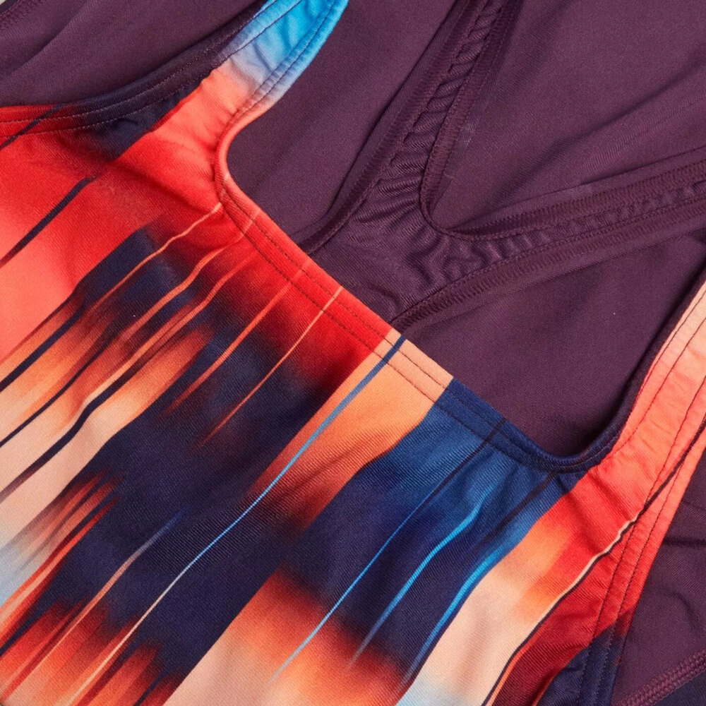 Nowoczesny design z kolorową grafiką inspirowaną sztuką cyfrową