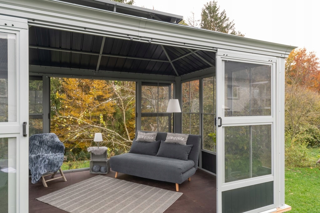 Stylowy design z podwójnym dachem