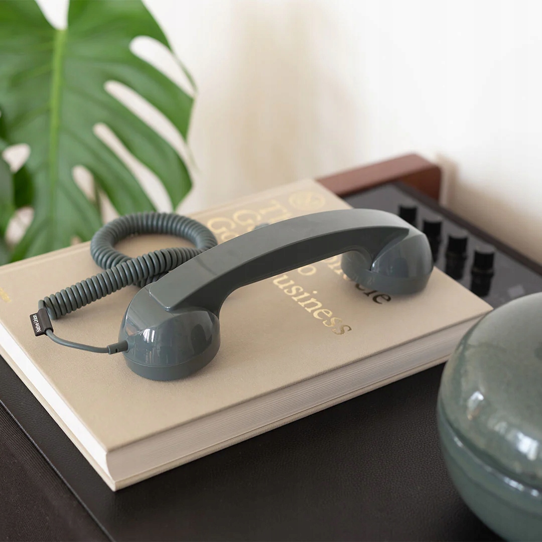 Idealny towarzysz do rozmów telefonicznych i wideokonferencji