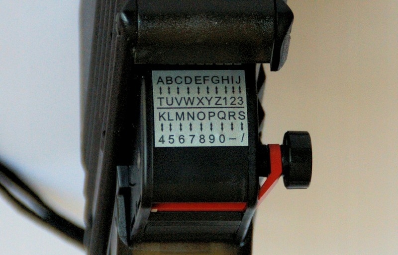 Jednorzędowa etykietarka alfanumeryczna z możliwością oznaczania daty, ceny i wagi