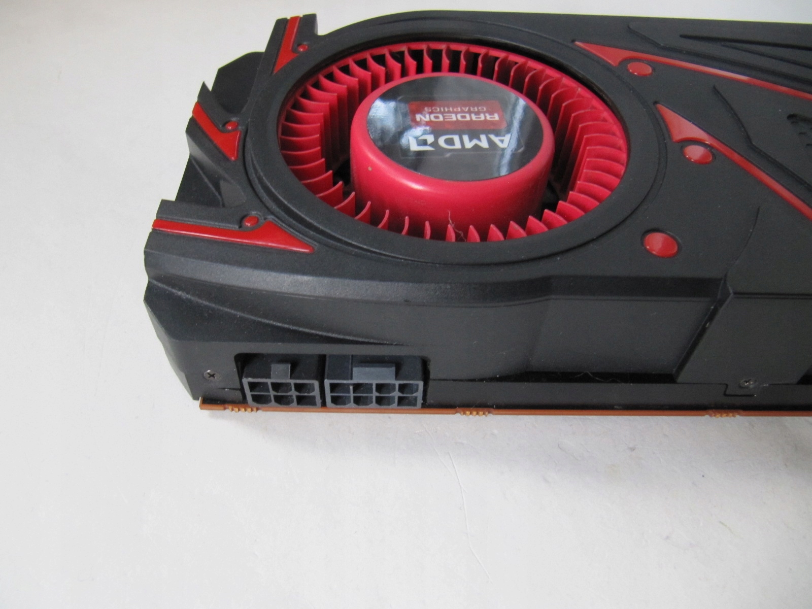 Taktowanie rdzenia 947 MHz – Wydajność w każdej sytuacji