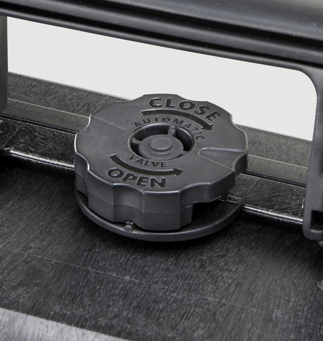 Zawór dekompresyjny – bezpieczeństwo podczas transportu lotniczego