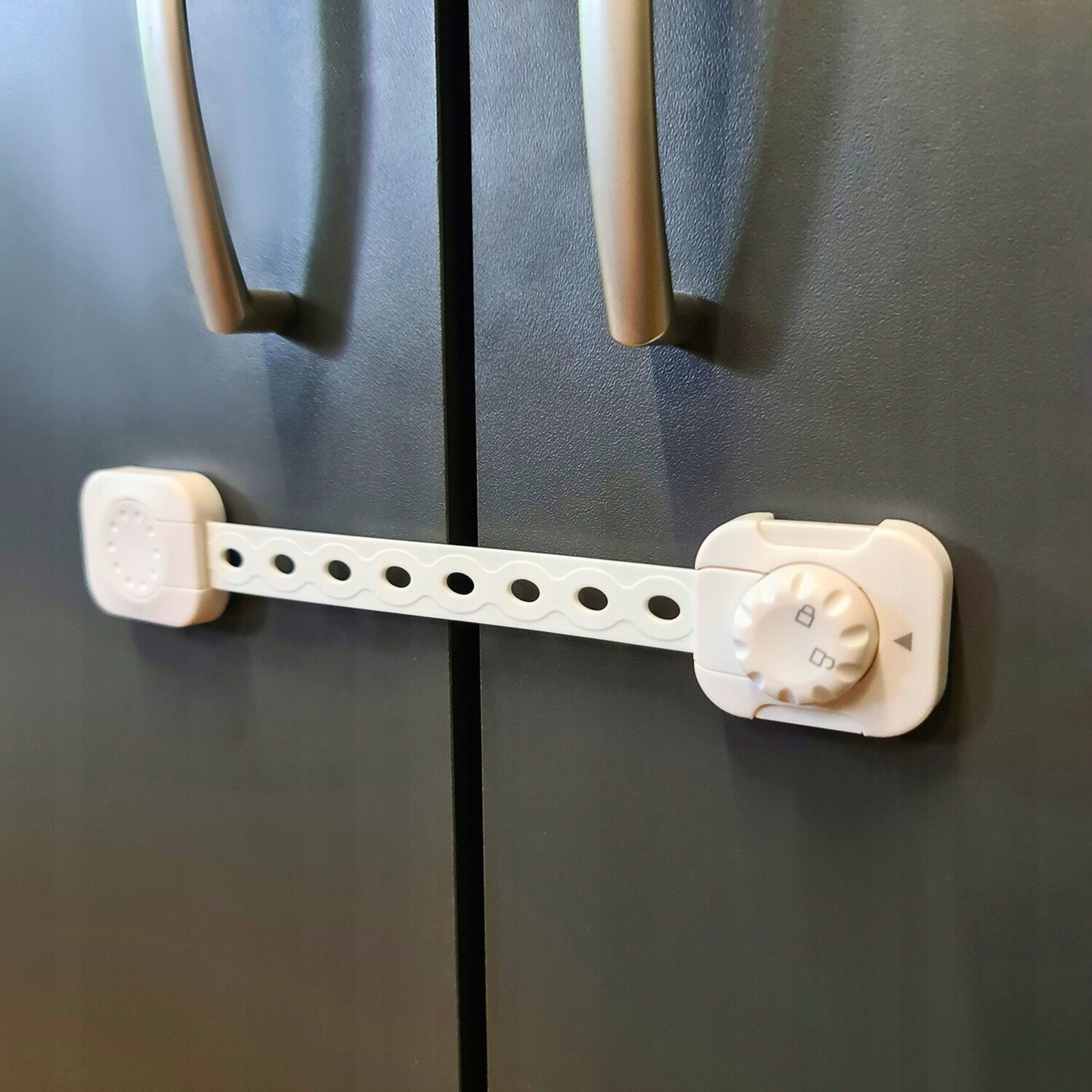 Innowacyjne pokrętło z blokadą – łatwe otwieranie i zamykanie