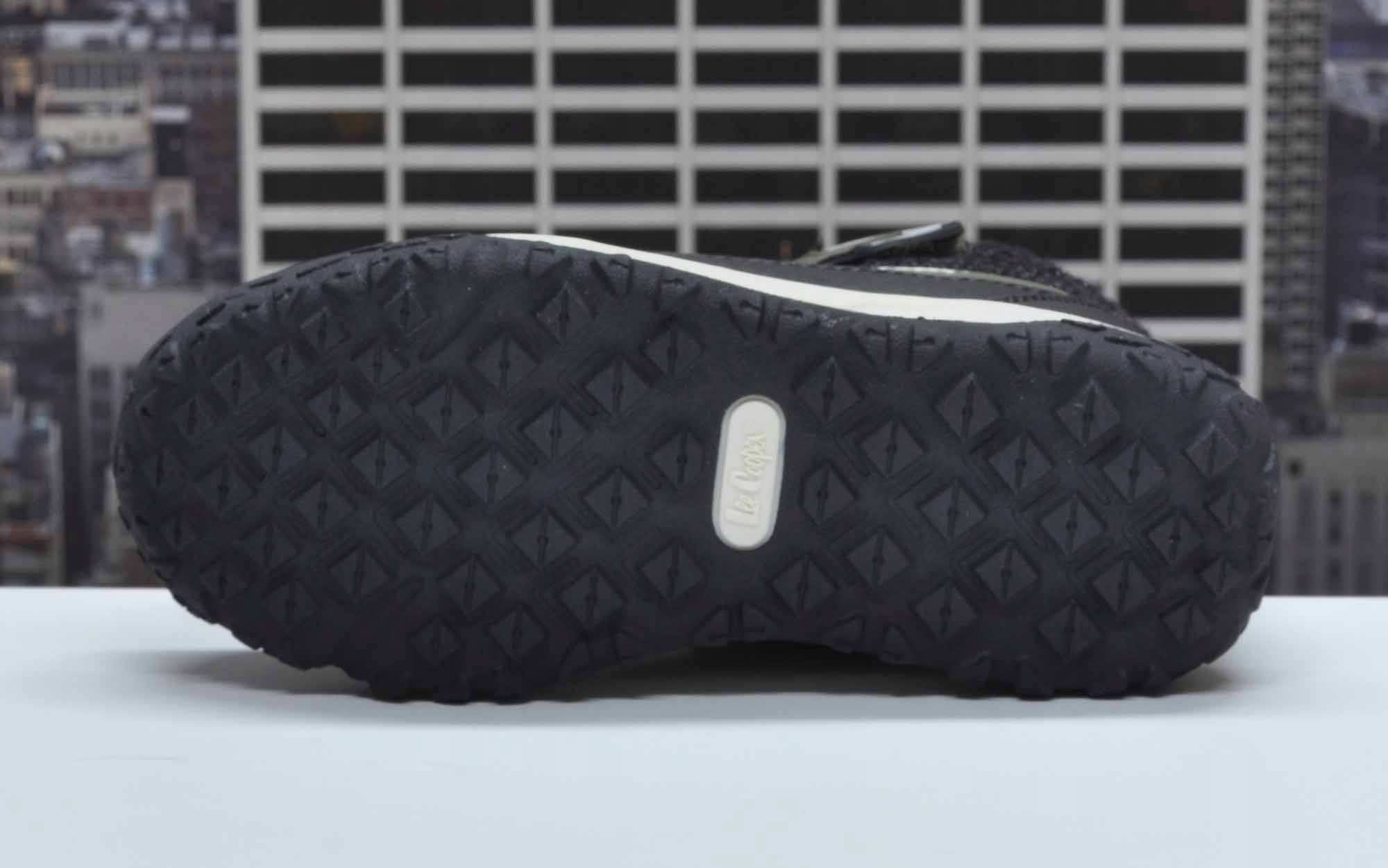 Grubsza gumowa podeszwa zewnętrzna z przyczepnym bieżnikiem