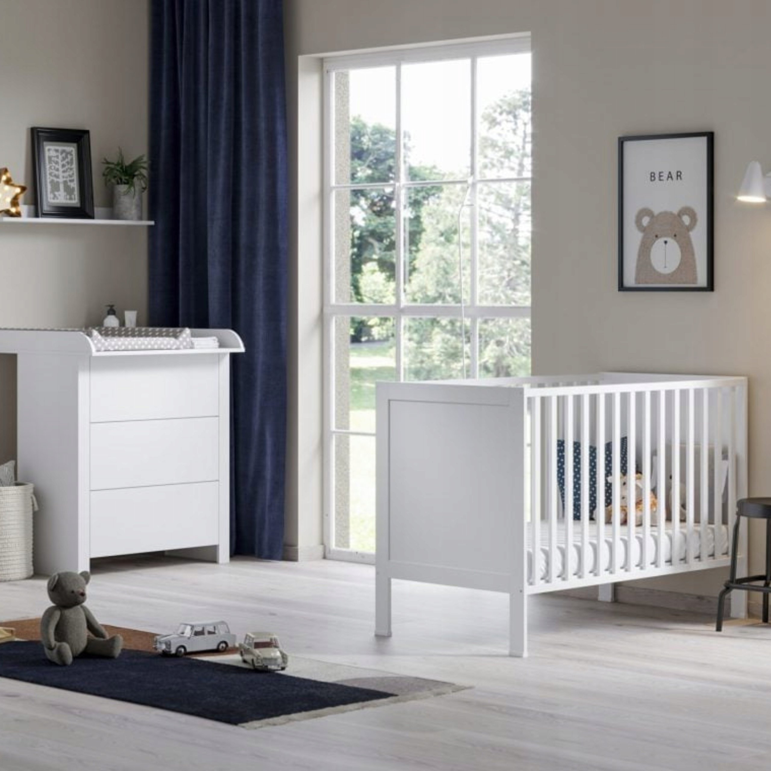 Łóżeczko dziecięce 120x60 Basic Biały – Komfort i bezpieczeństwo dla Twojego maluszka