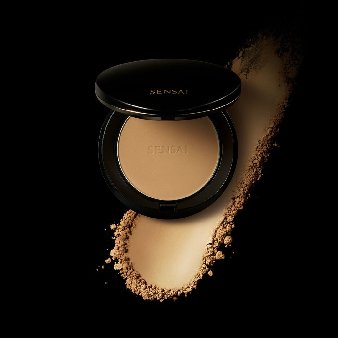 Podkład pod makijaż puder Sensai Total Finish N TF203 Natural Beige – Idealne wykończenie dla Twojej cery