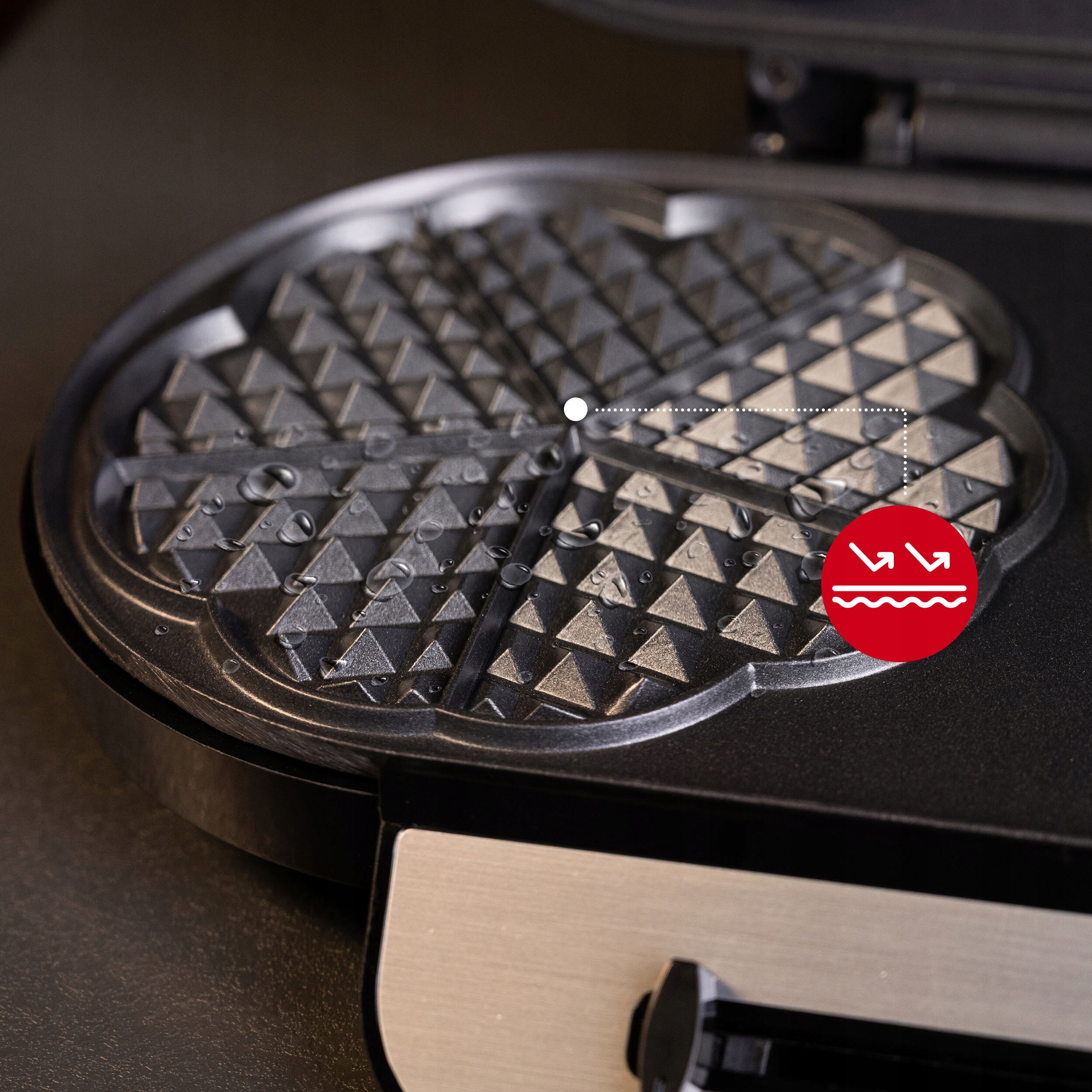 Wydajność 2000 W – Szybkie nagrzewanie i pieczenie