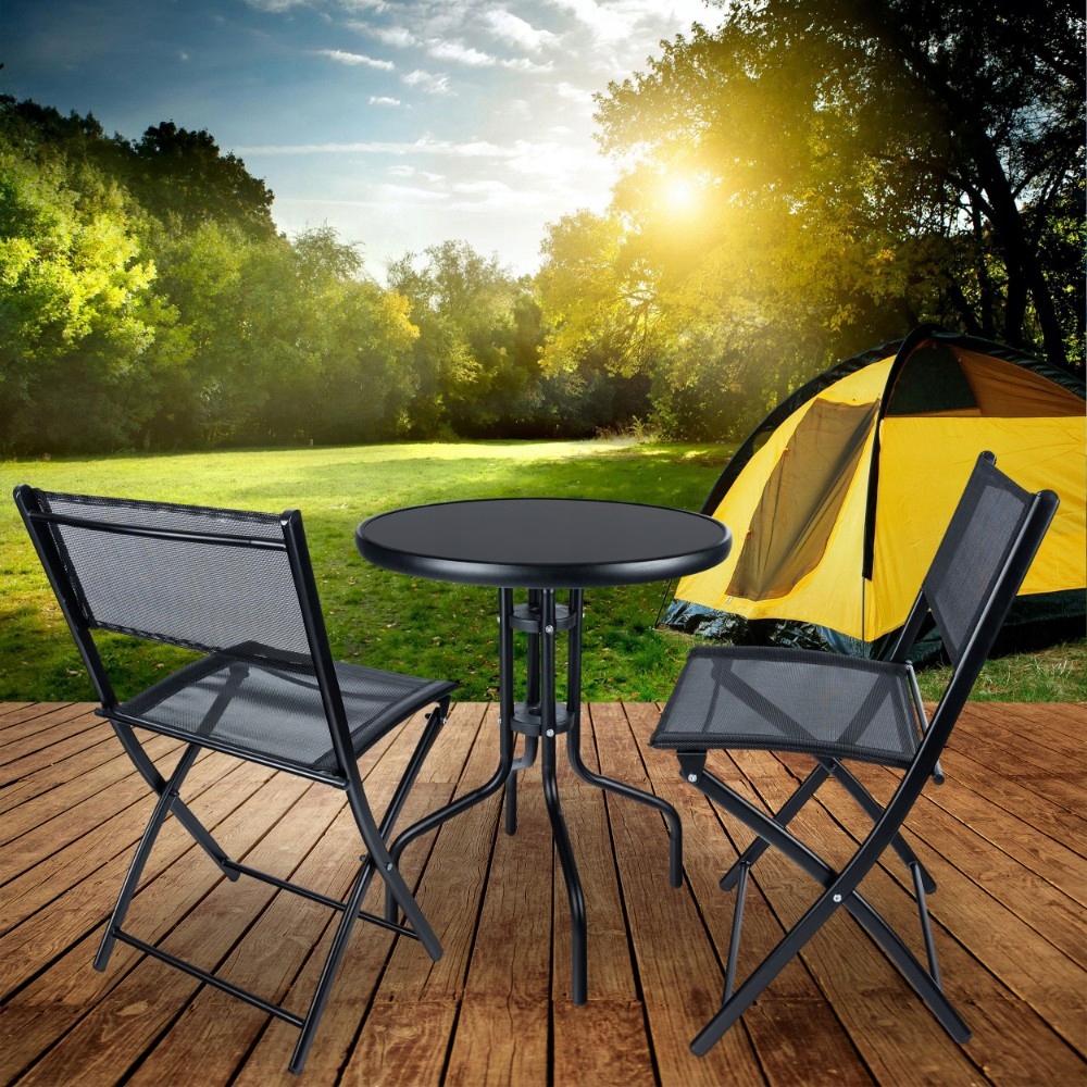 Okrągły stół z metalowymi nogami