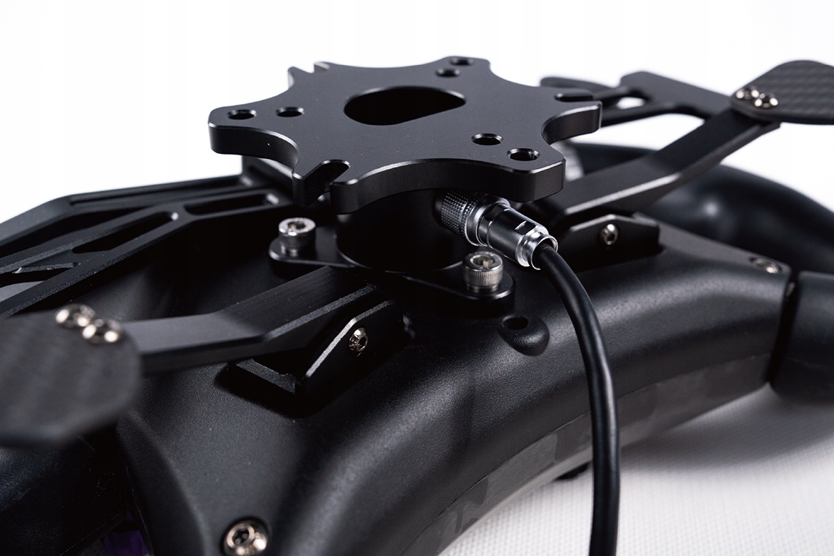 EnduroGrips™ – komfortowe uchwyty na długie sesje wyścigowe