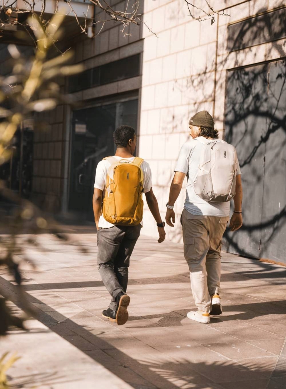 Wygodne noszenie dzięki regulowanemu paskowi mostkowemu