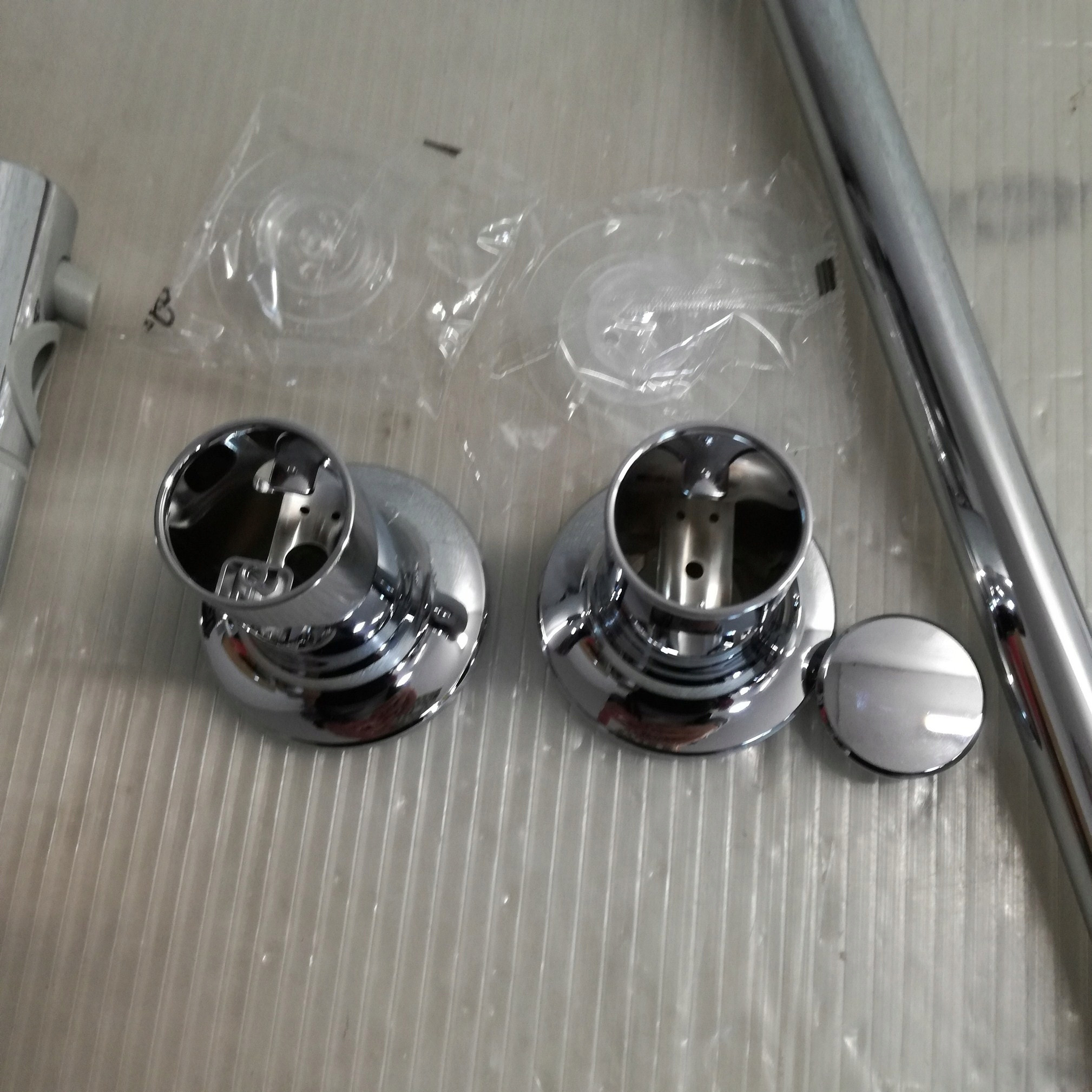 Praktyczne uchwyty ścienne