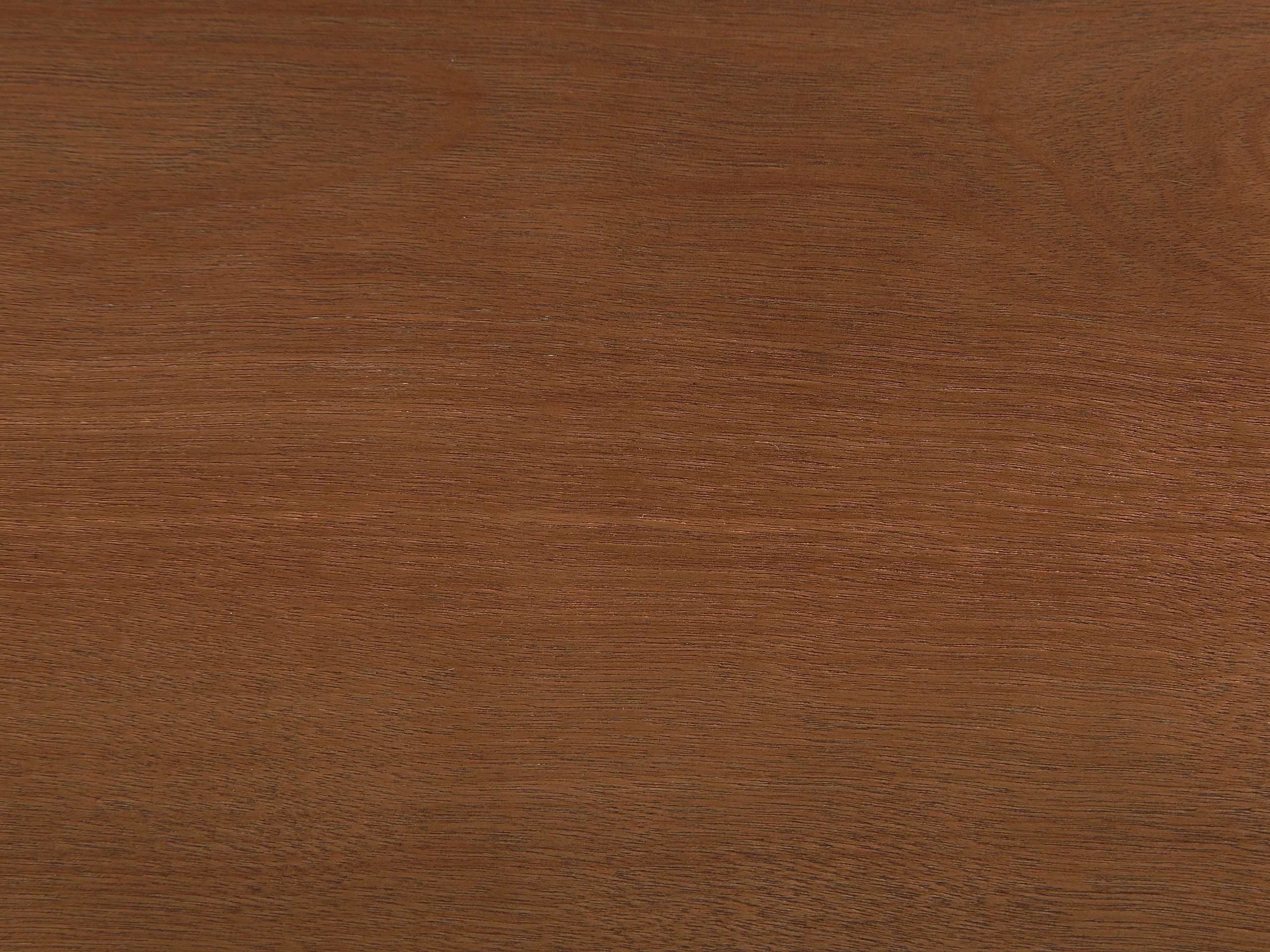 Wysokiej jakości drewno kauczukowe – trwałość i elegancja