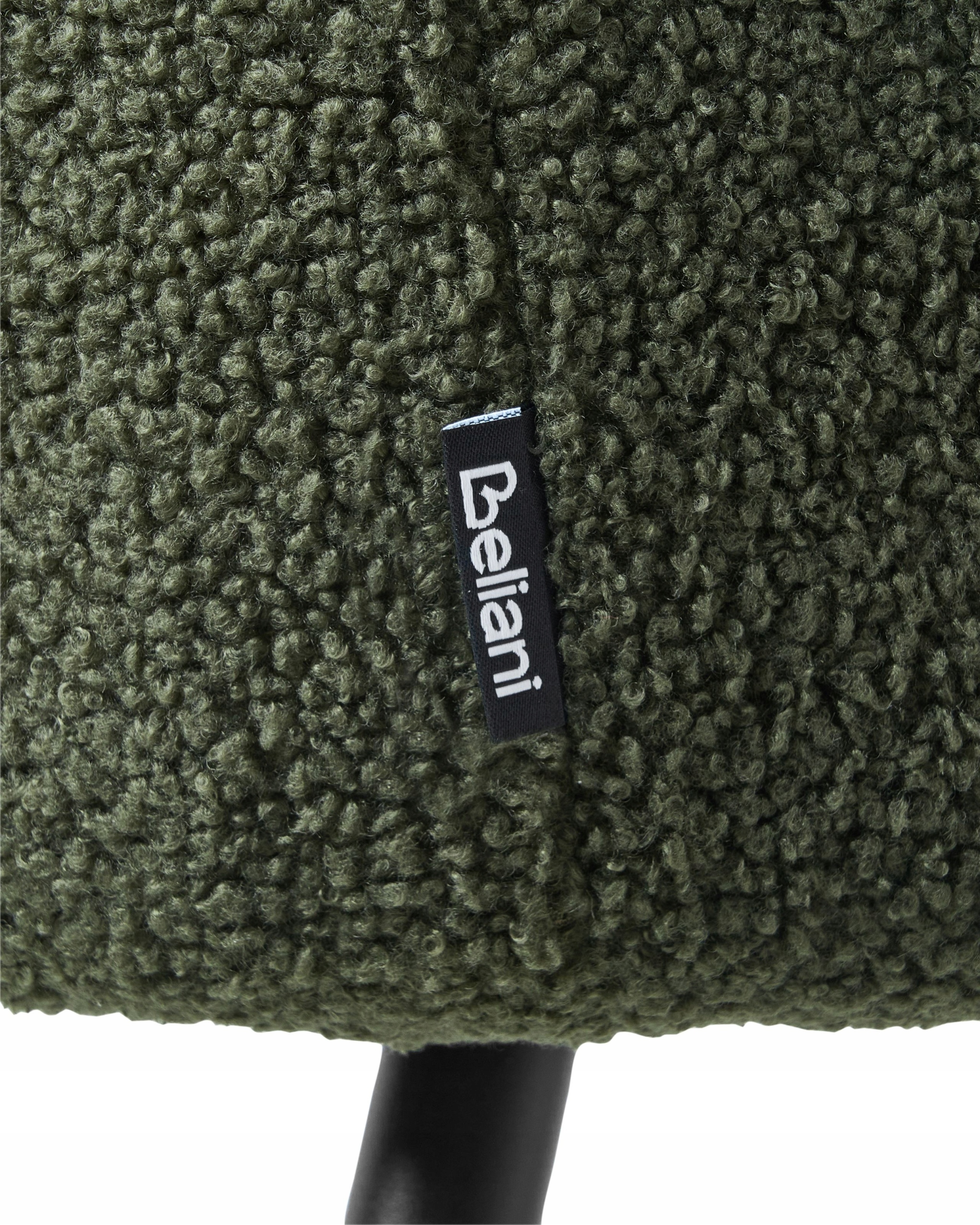 Stabilne metalowe nogi w czarnym wykończeniu