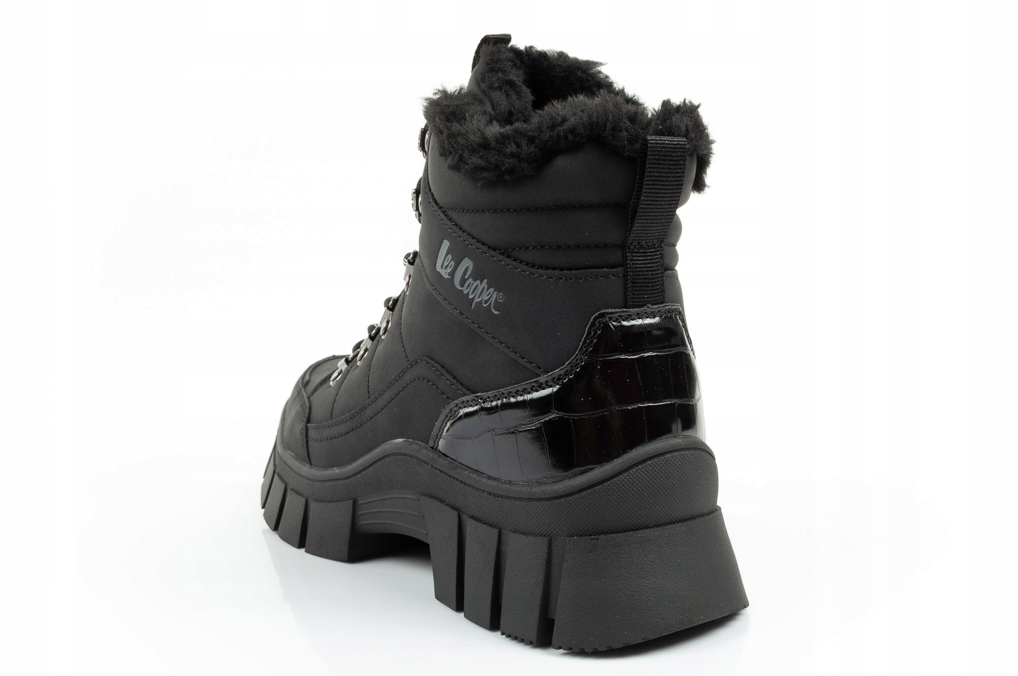 Wygodne i trwałe – cechy butów Lee Cooper