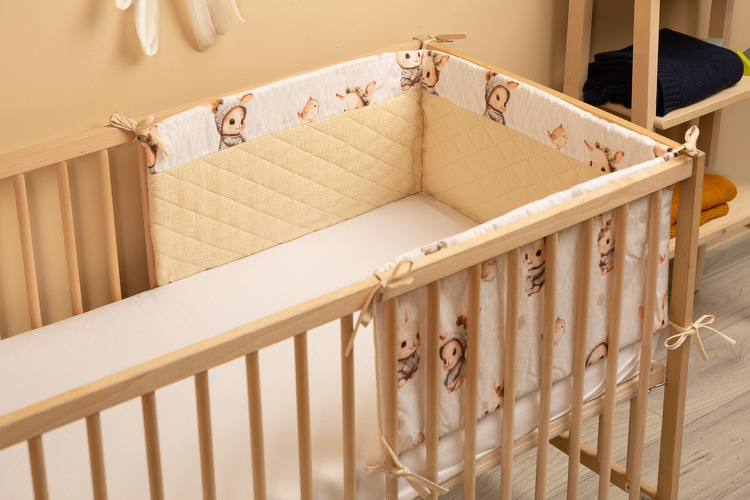 Ochraniacz do łóżeczka Sensillo Muślin Króliczki Beżowe – Bezpieczny i stylowy dodatek do wyprawki