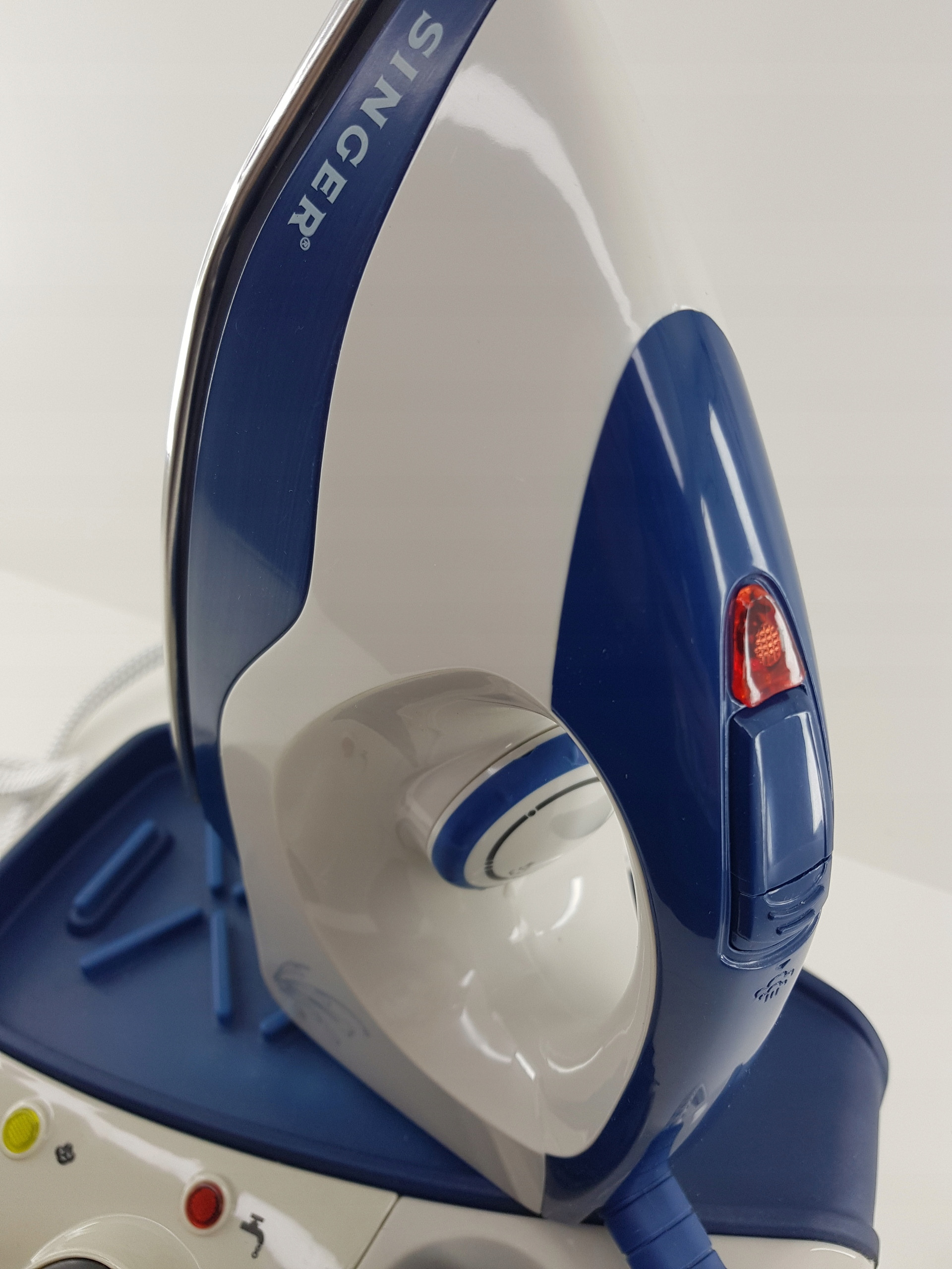 Duży zbiornik na wodę o pojemności 1000 ml