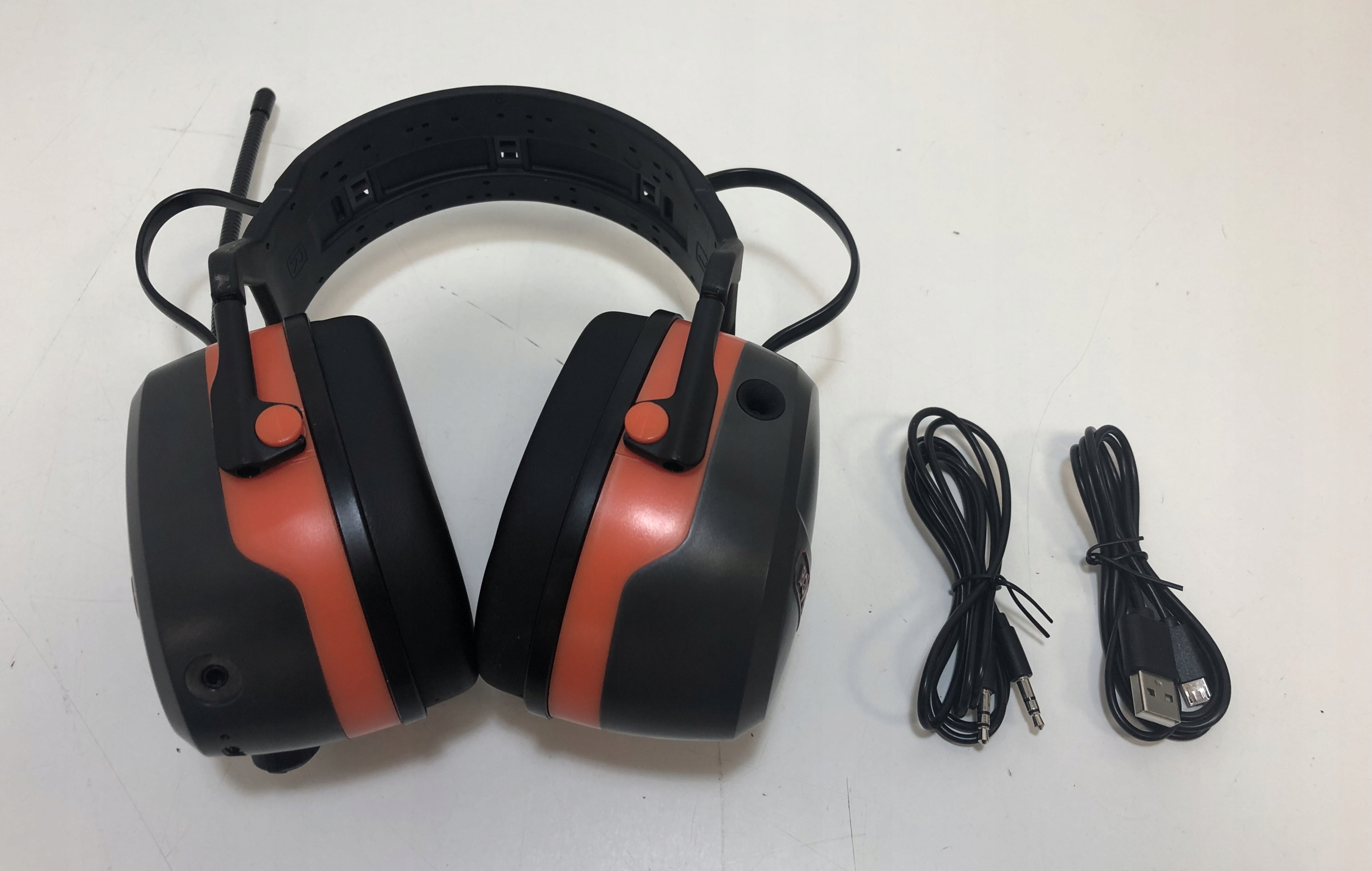 Wydajna bateria litowo-jonowa – do 15 godzin pracy