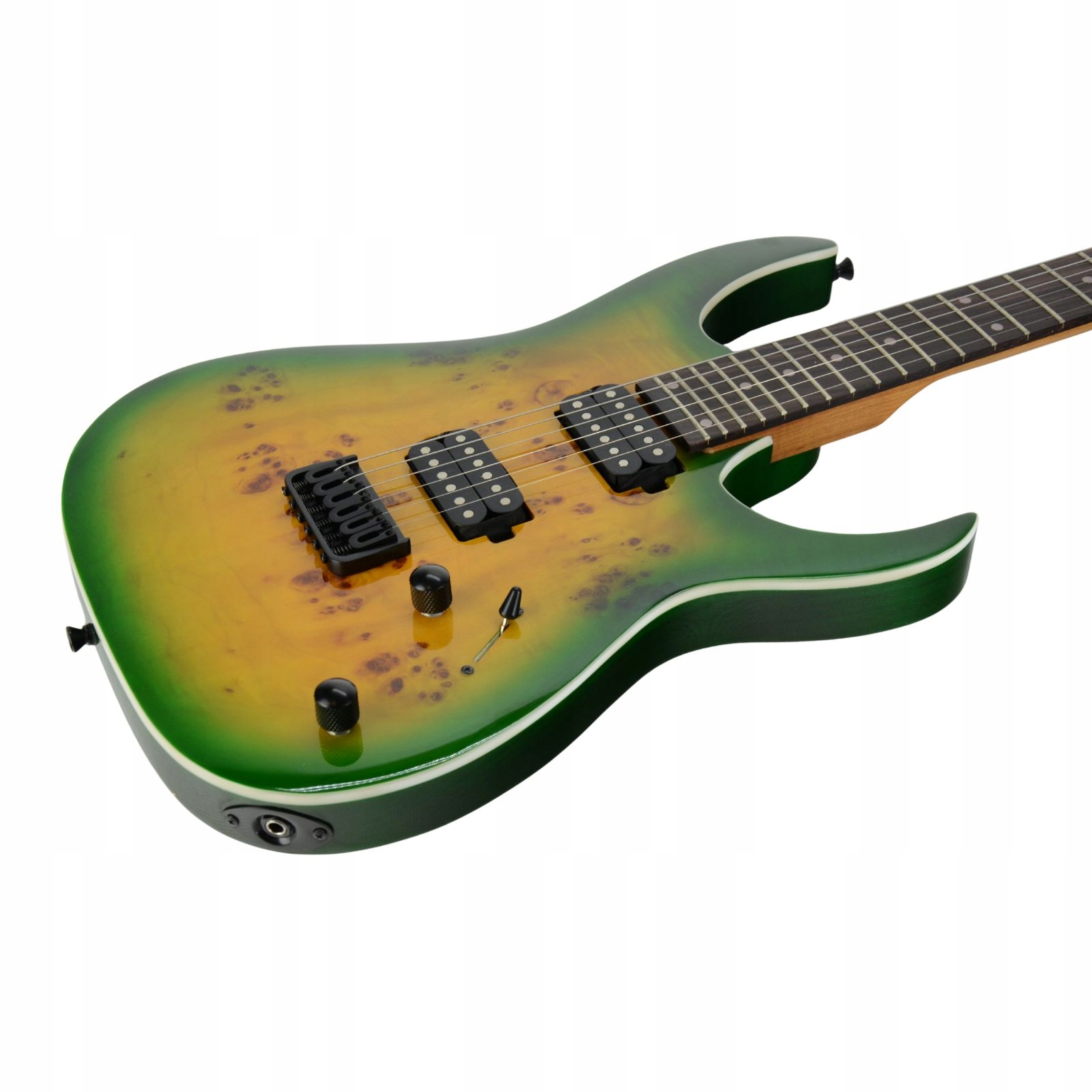 Eleganckie zielone wykończenie – stylowy wygląd na scenie