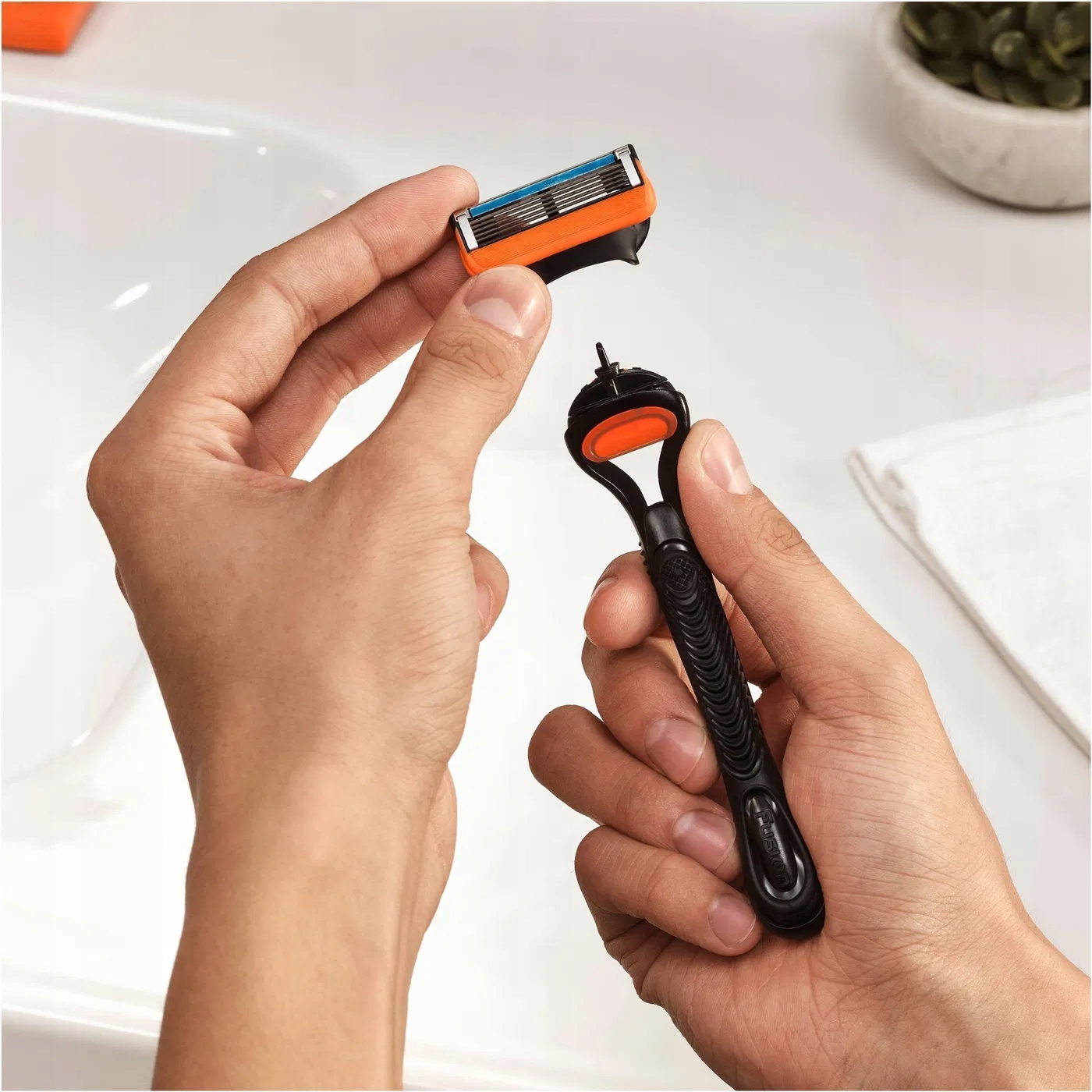 Większy pasek nawilżający dla lepszego poślizgu