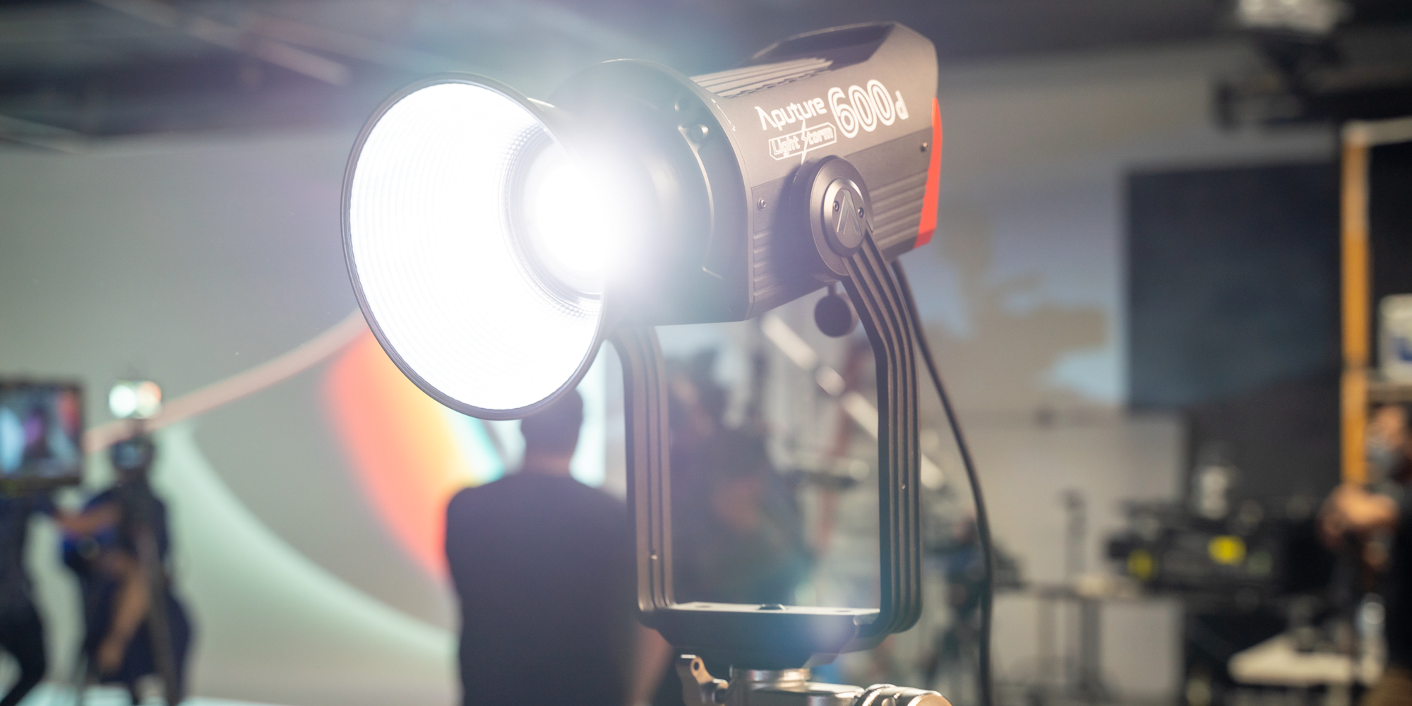 Lampa LED Aputure Light Storm LS 600d - V-mount - Jasne i naturalne światło