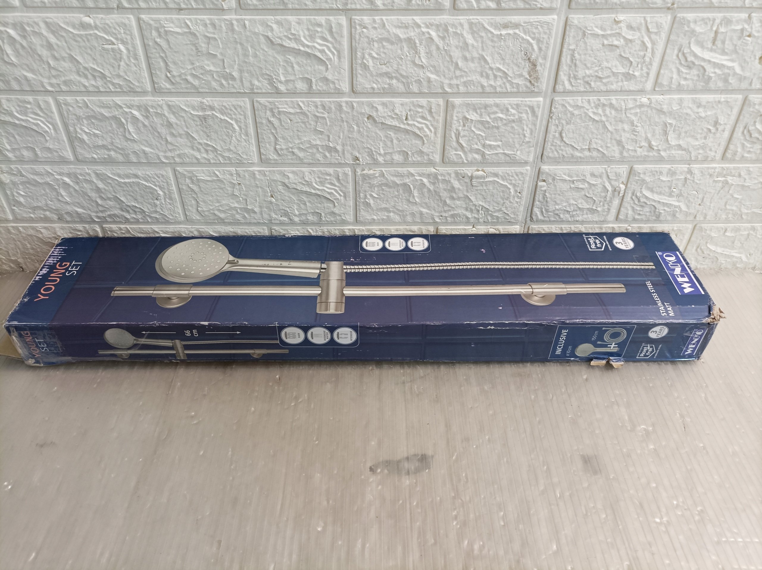 Zestaw prysznicowy ze stali nierdzewnej Wenko Young – Komfort i styl w Twojej łazience