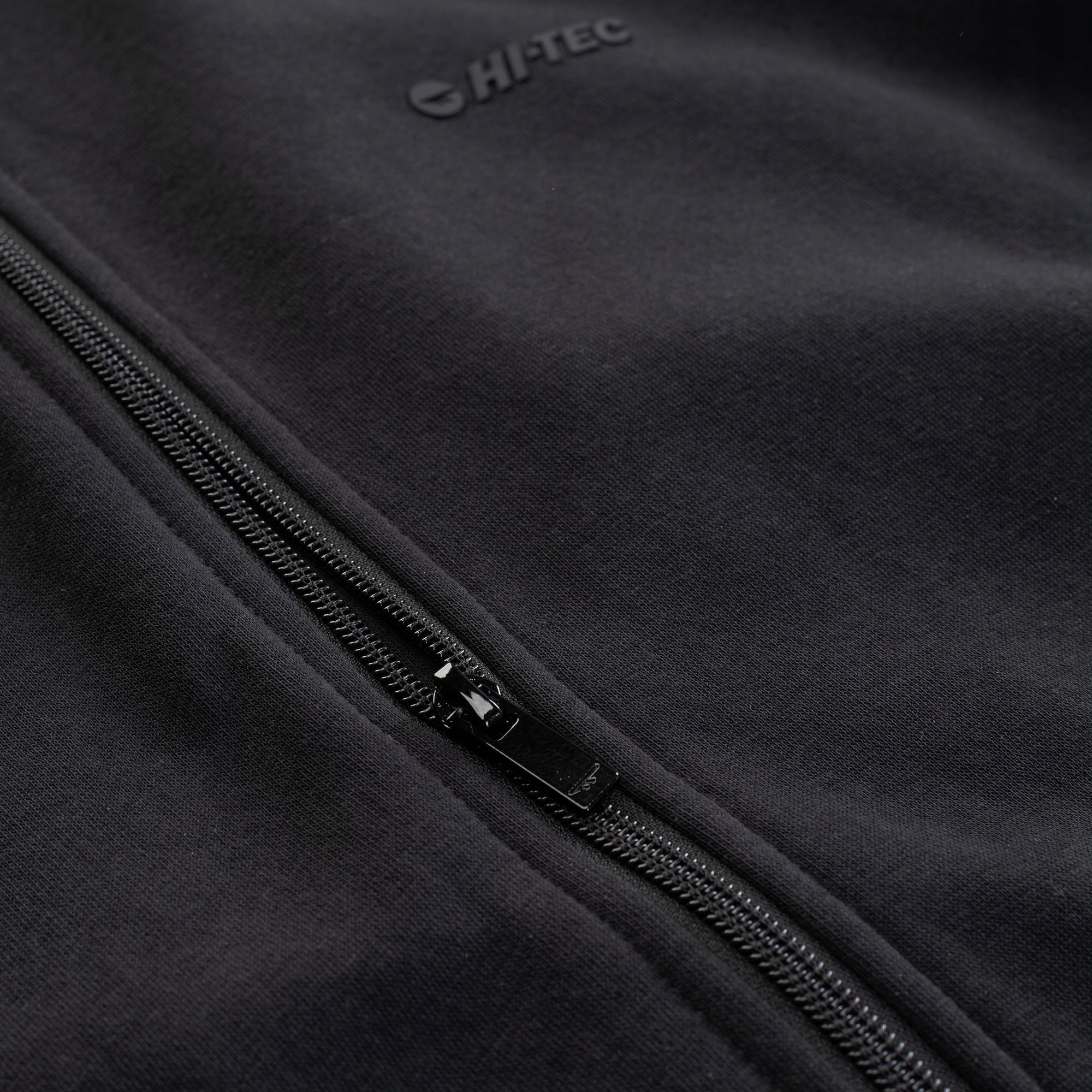 Funkcjonalność i praktyczność – Pełny zamek błyskawiczny i kaptur