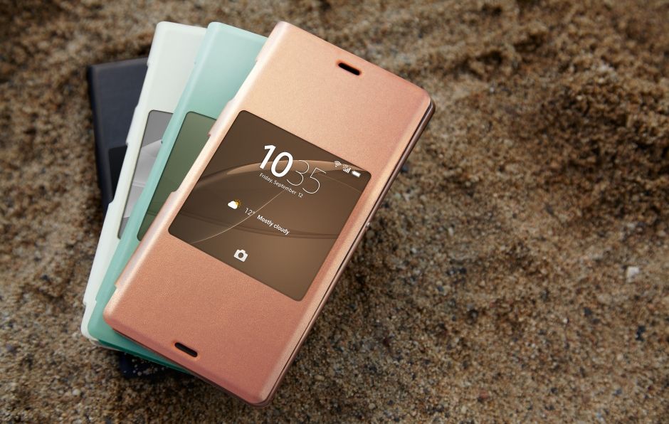 Po zamknięciu osłony wybrane widżety z paska stanu lub ekranu głównego smartfonu Xperia™ Z3 są widoczne oraz interaktywne.