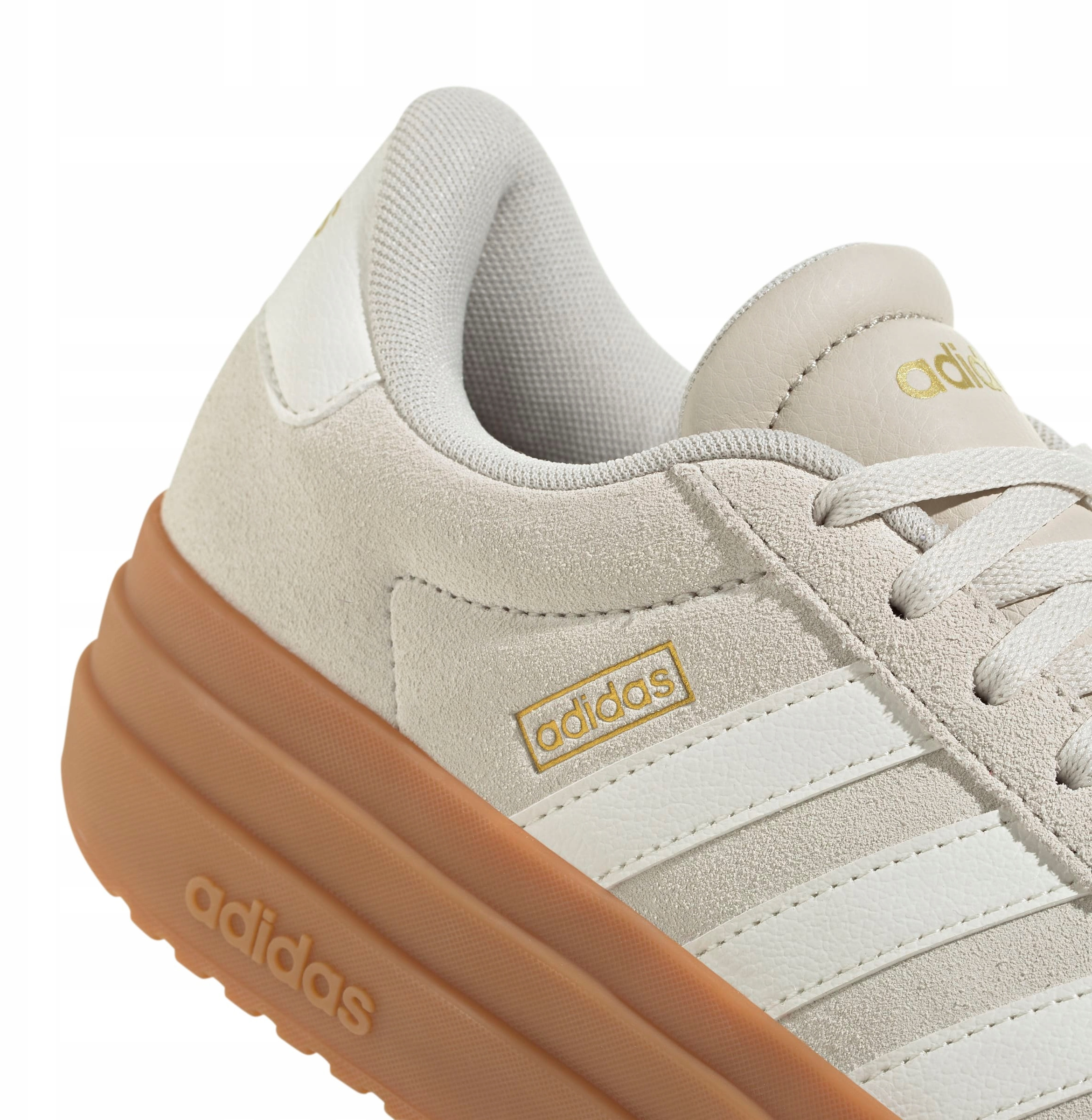 Wysokiej jakości materiały – skóra naturalna zamszowa