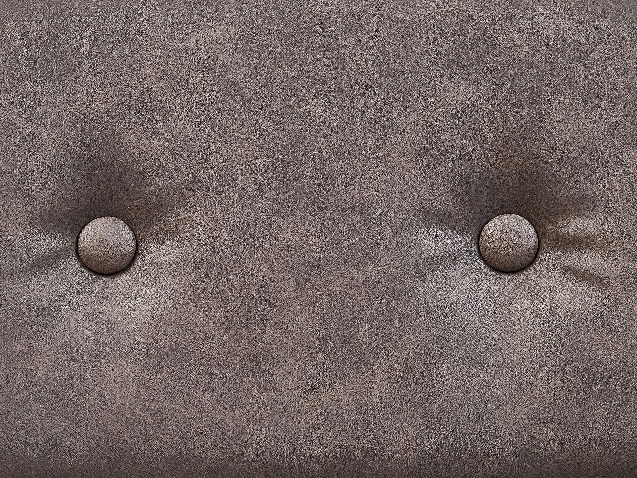 Solidna konstrukcja z metalowymi elementami