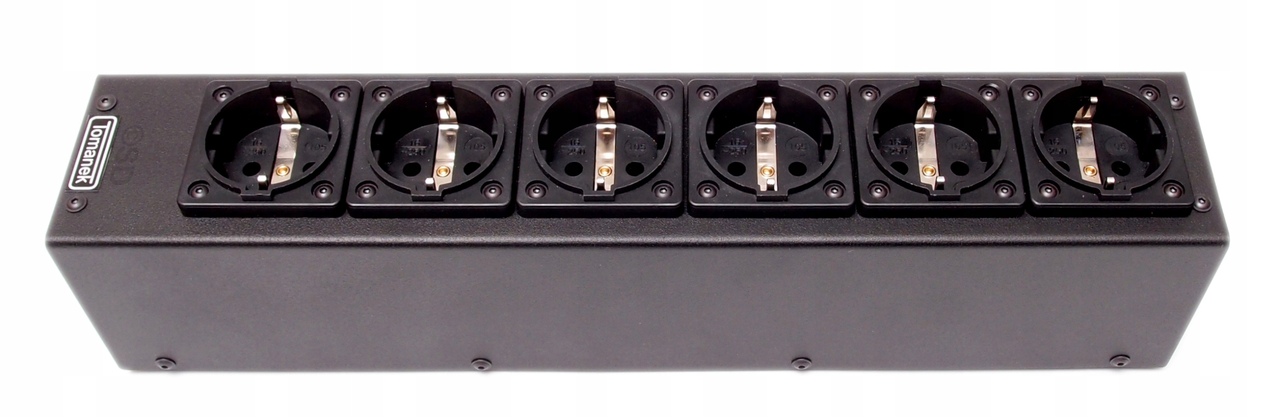 Gniazda Schuko i IEC – wszechstronność zastosowania