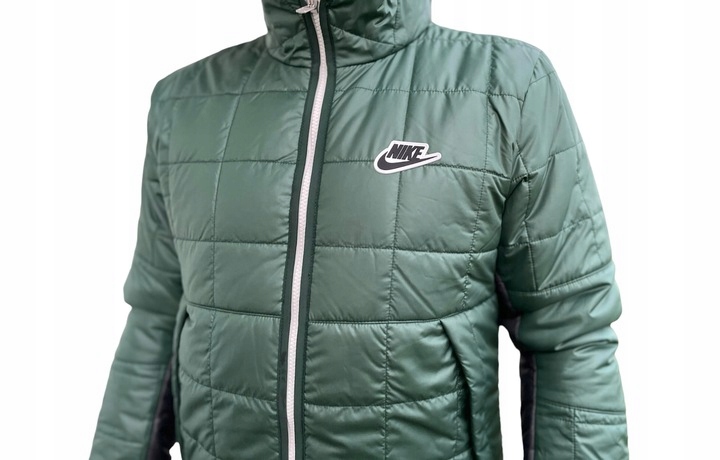 Pikowany wzór i klasyczny design – Elegancja w sportowym wydaniu