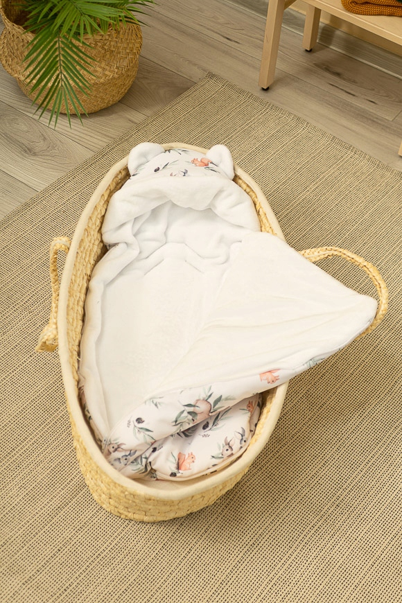 Miękki i przyjemny w dotyku plusz wewnętrzny