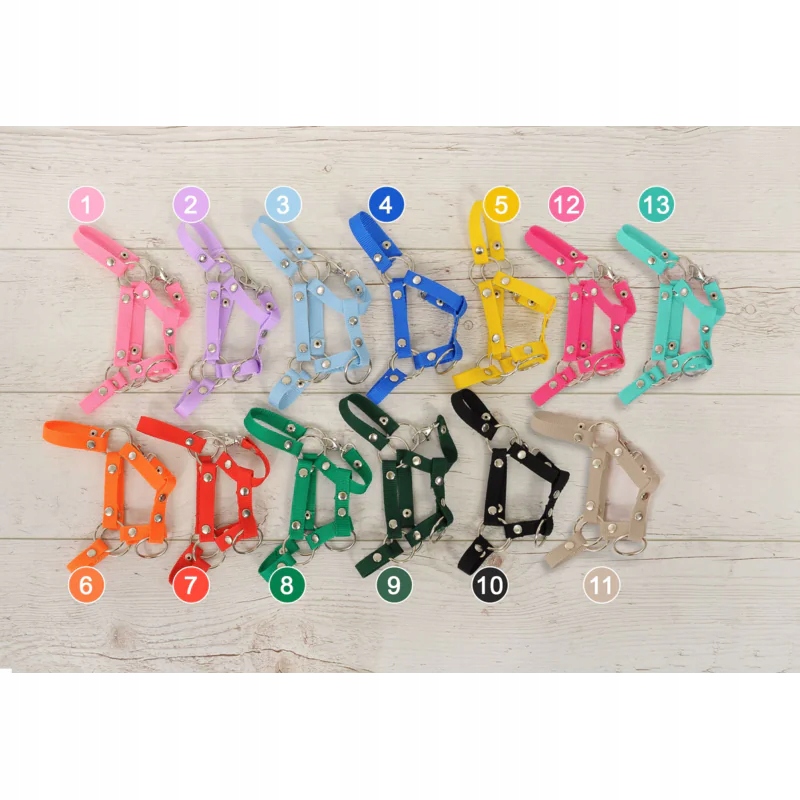 Elegancki design – Fioletowy kolor i metalowe akcenty