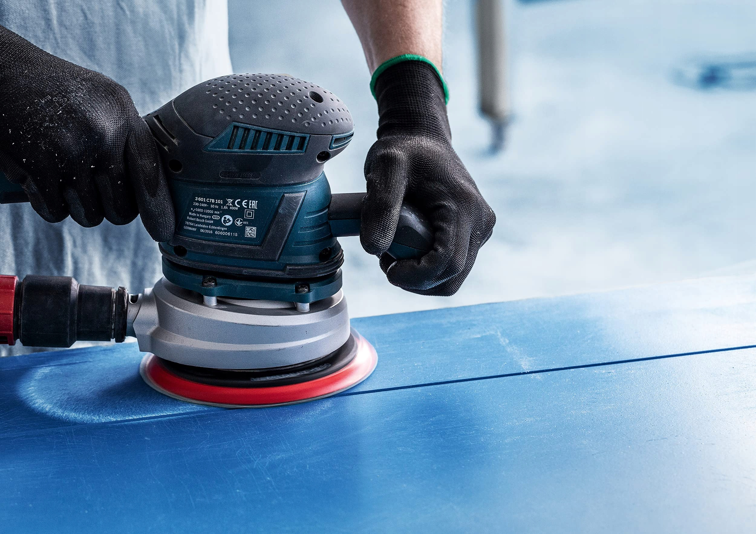 Łatwe mocowanie dzięki strukturze rzepowej