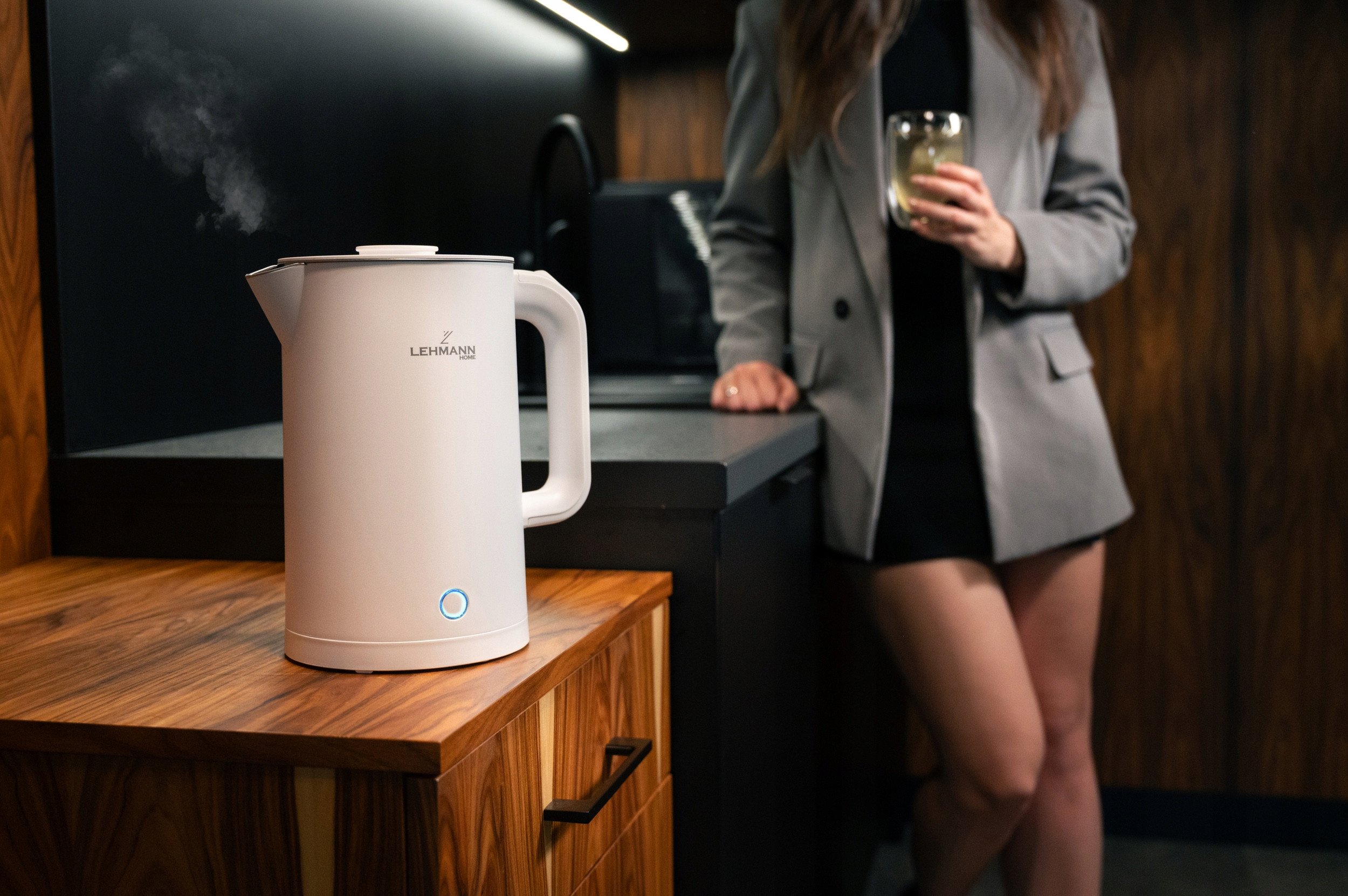 CZAJNIK ELEKTRYCZNY BEZPRZEWODOWY STALOWE WNĘTRZE 2200W BIAŁY DUŻY 1,7L NEW Moc 2200 W