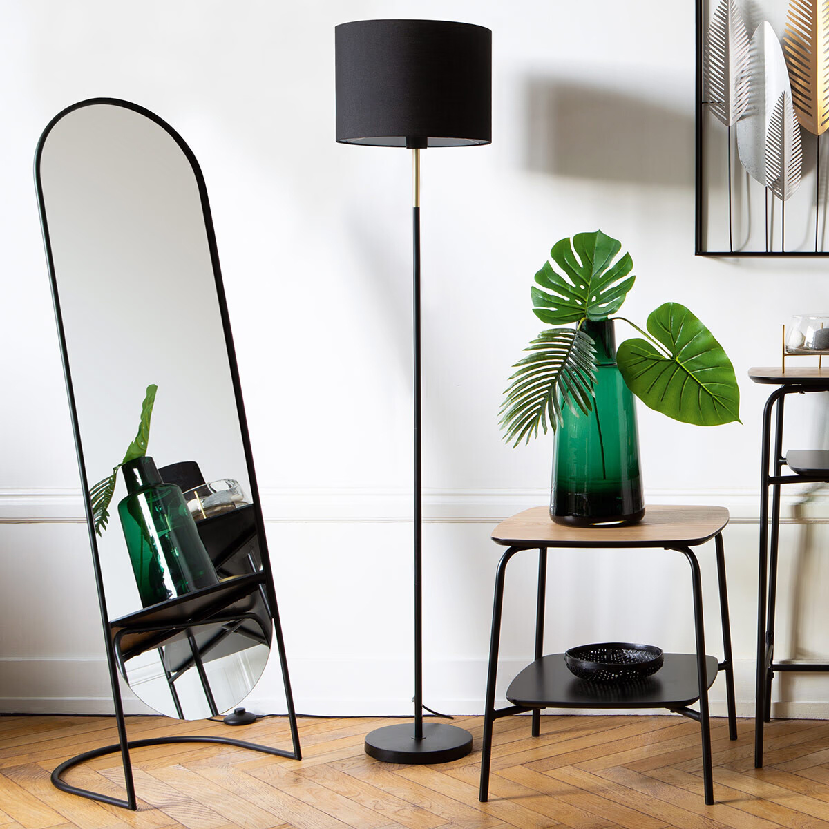 Wszechstronność zastosowania lustra JEF – idealne do sypialni, przedpokoju i salonu