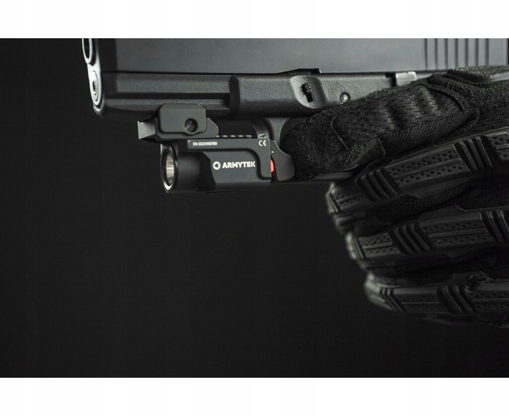 Różnorodne tryby świecenia: stałe i stroboskopowy