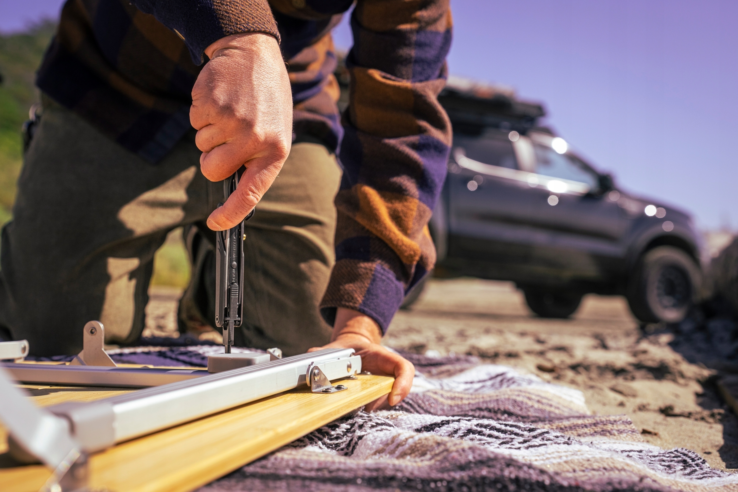 16 funkcji w jednym narzędziu - wszechstronność w terenie