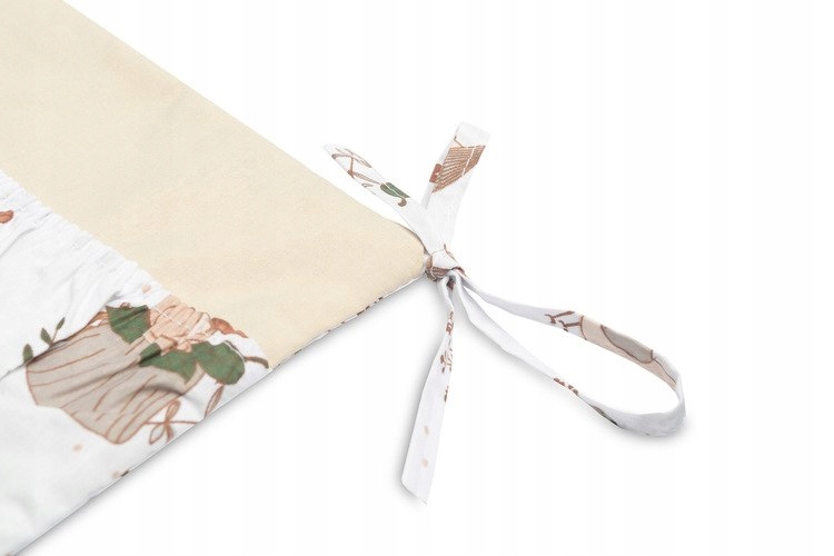 Łatwy montaż na ramie łóżeczka