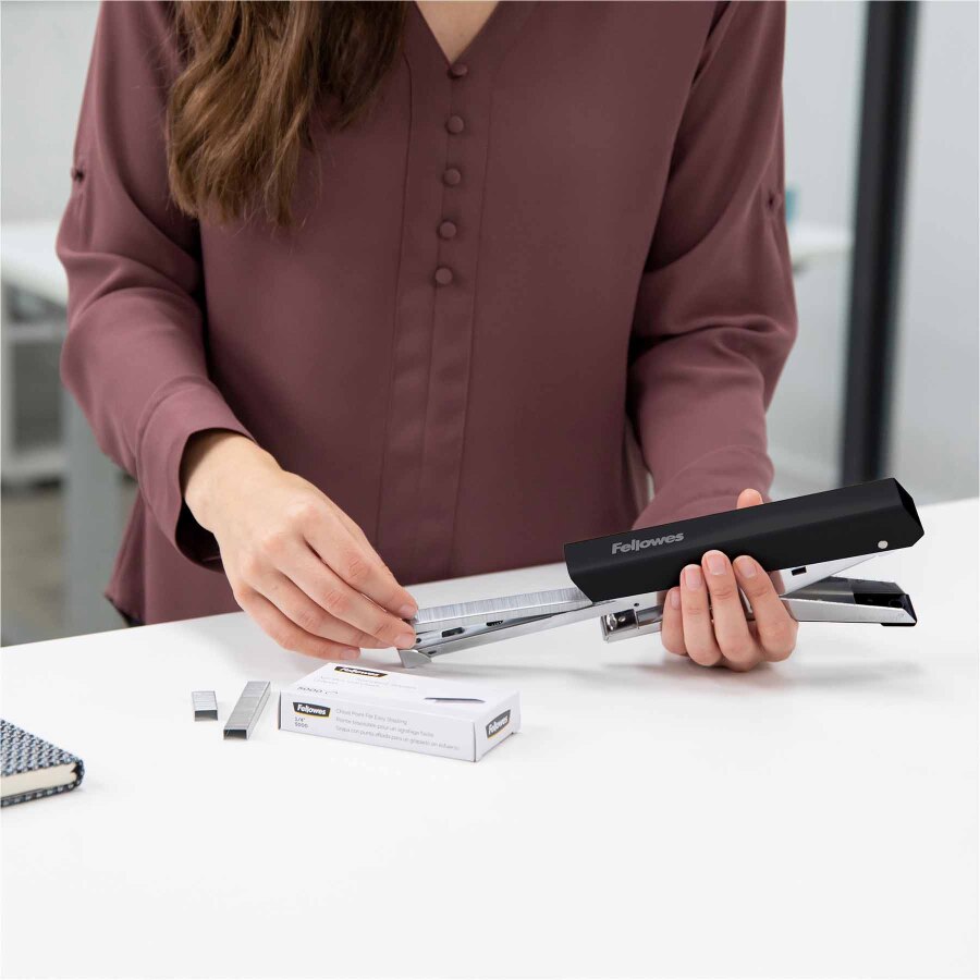 Wygodne ładowanie zszywek i ergonomiczny design