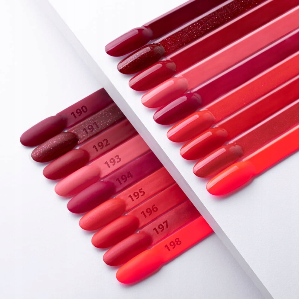 Kolekcja Hearts & Kisses – Nowoczesne podejście do stylizacji paznokci