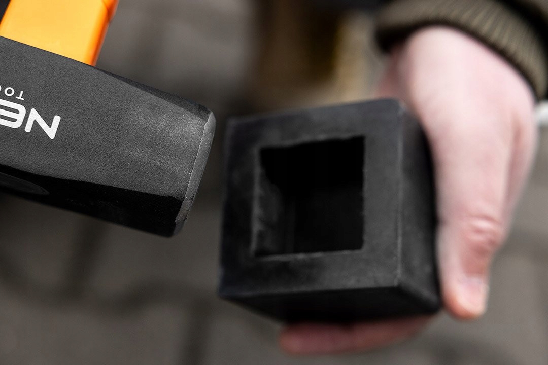 Bezpieczne układanie kostki brukowej i płyty chodnikowe