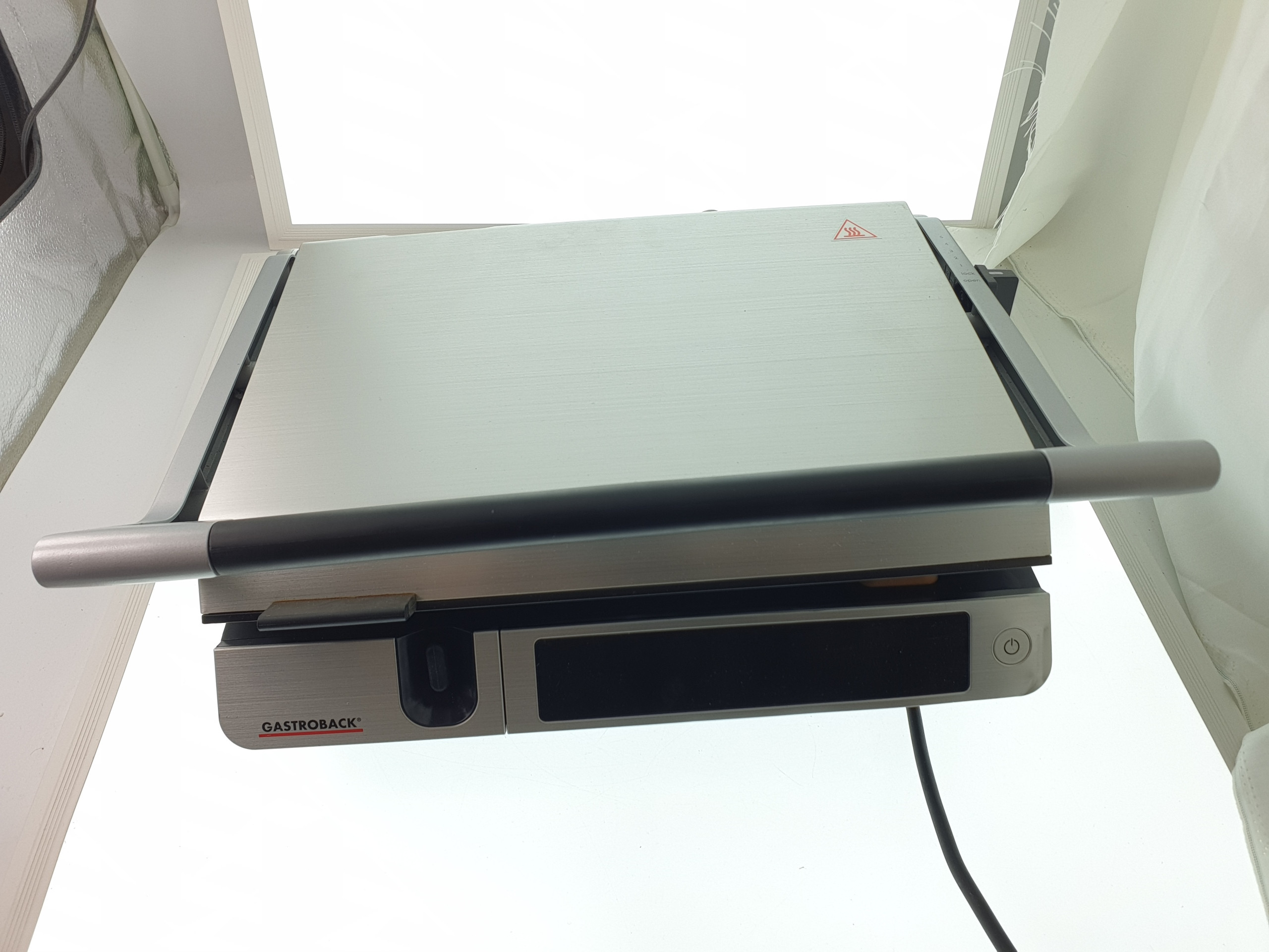 Duża powierzchnia grilla – 34 x 24 cm