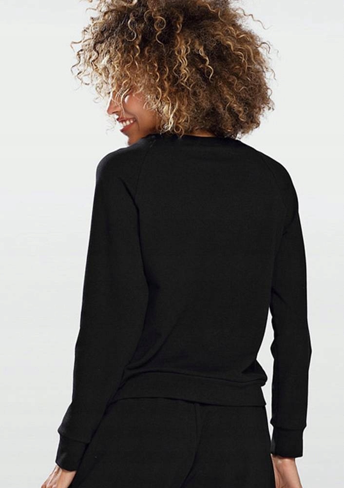 Wygodny krój bez kaptura na długi rękaw