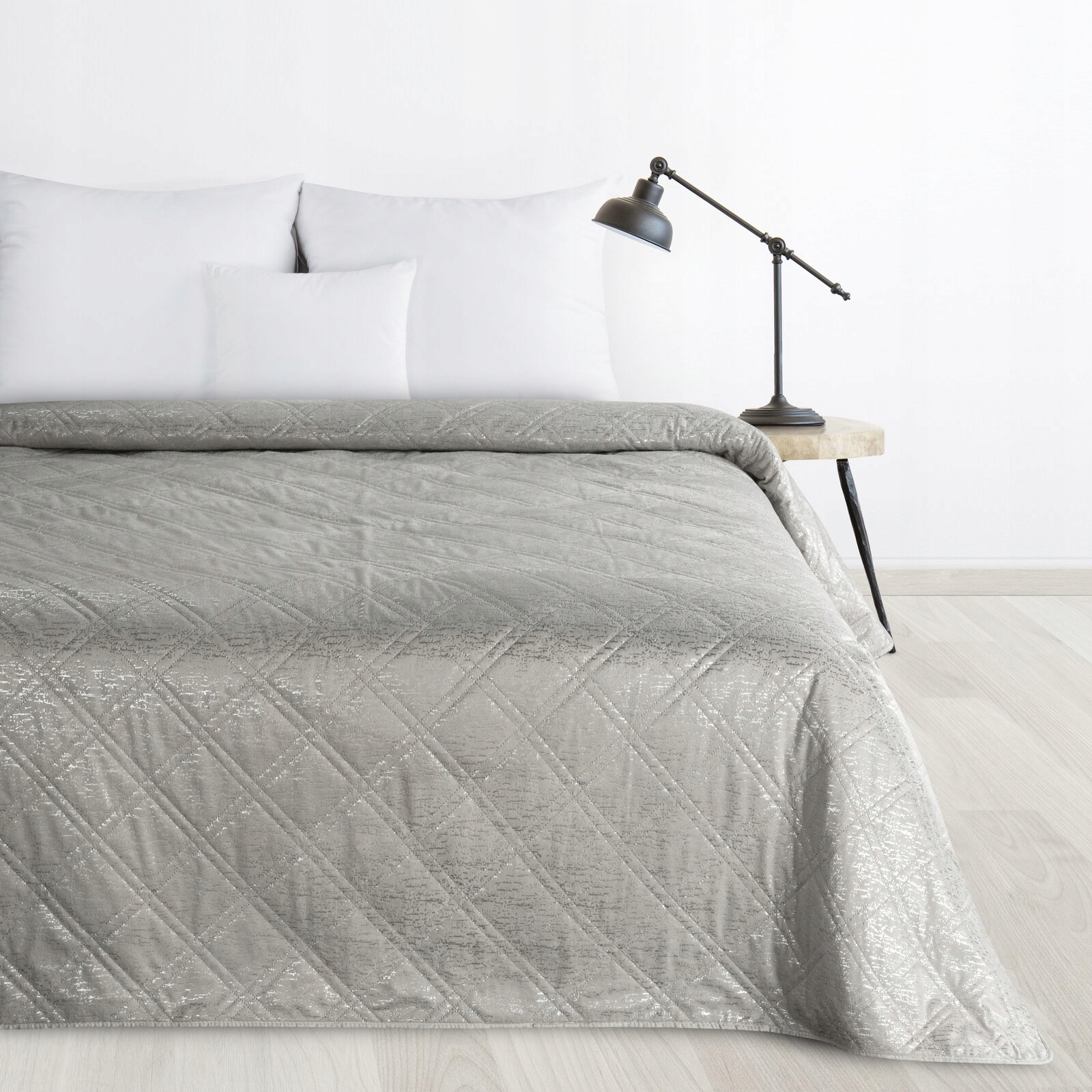 Narzuta D91 LUIZ 220 x 240 cm – Elegancja i komfort w Twojej sypialni